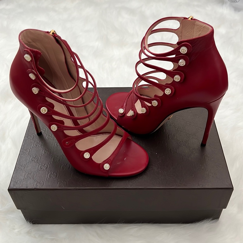Pre-love Gucci Red Leather Pumps